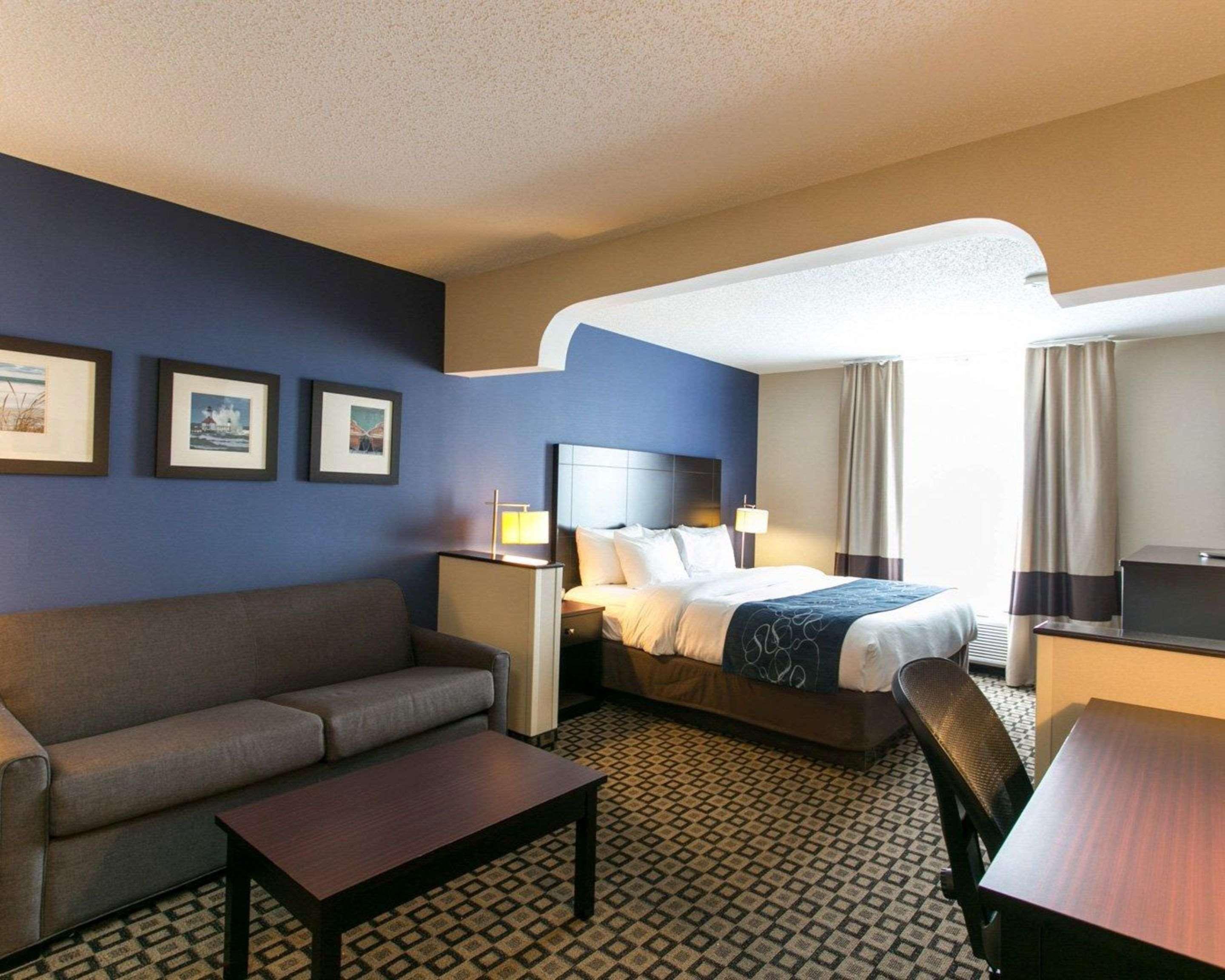 Comfort Suites Benton Harbor - St Joseph Екстер'єр фото