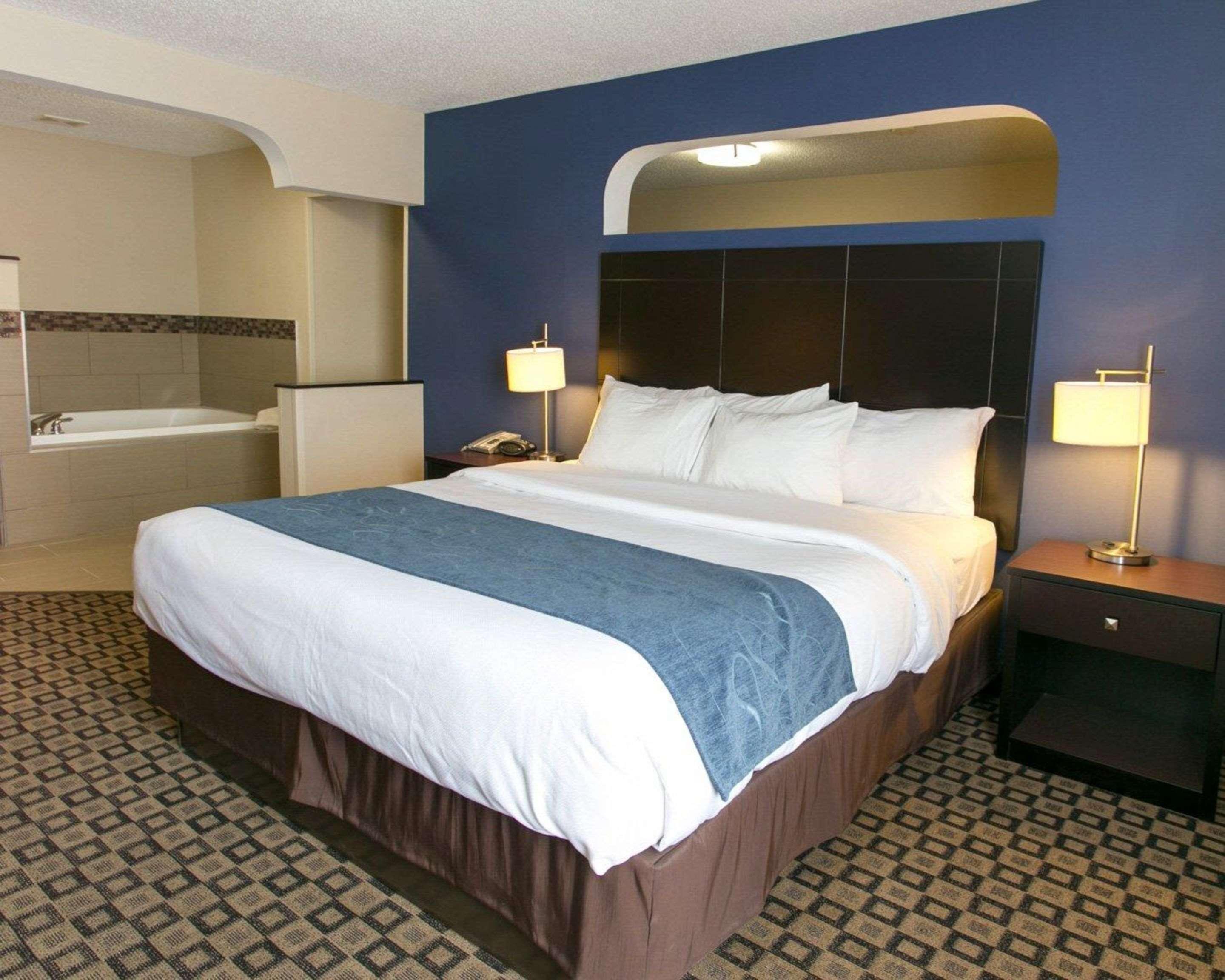Comfort Suites Benton Harbor - St Joseph Екстер'єр фото
