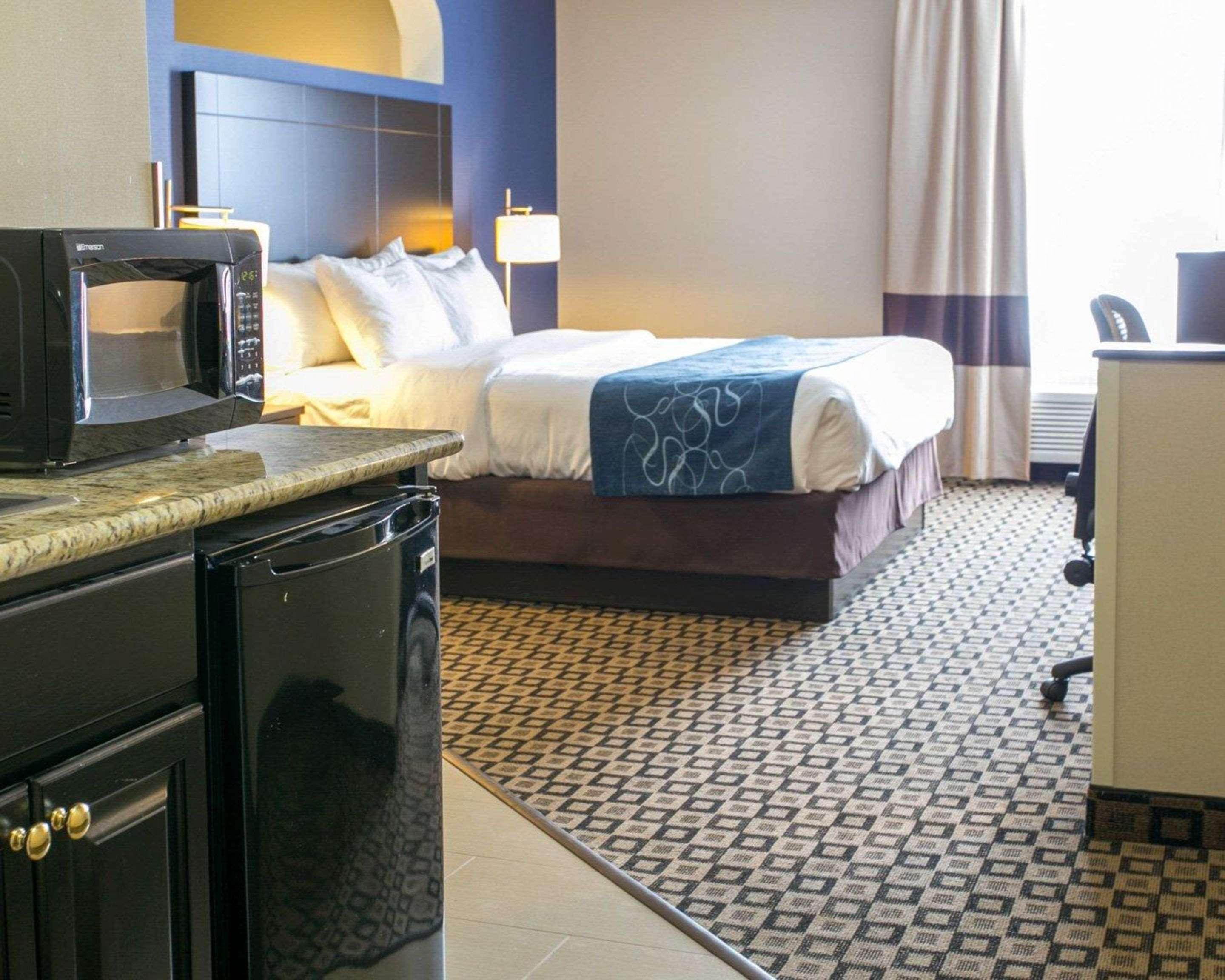 Comfort Suites Benton Harbor - St Joseph Екстер'єр фото