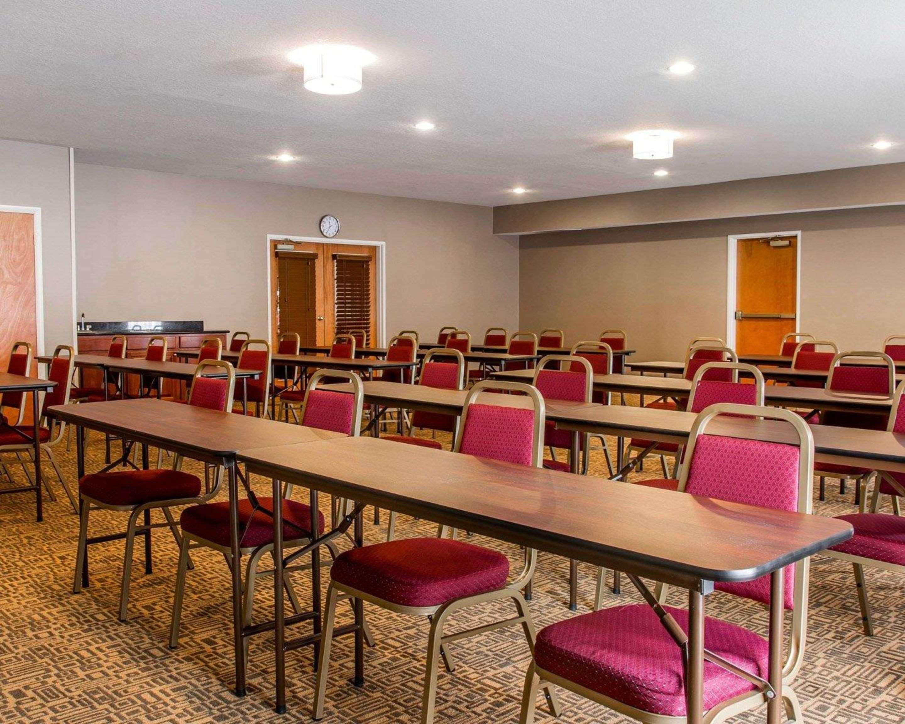 Comfort Suites Benton Harbor - St Joseph Екстер'єр фото