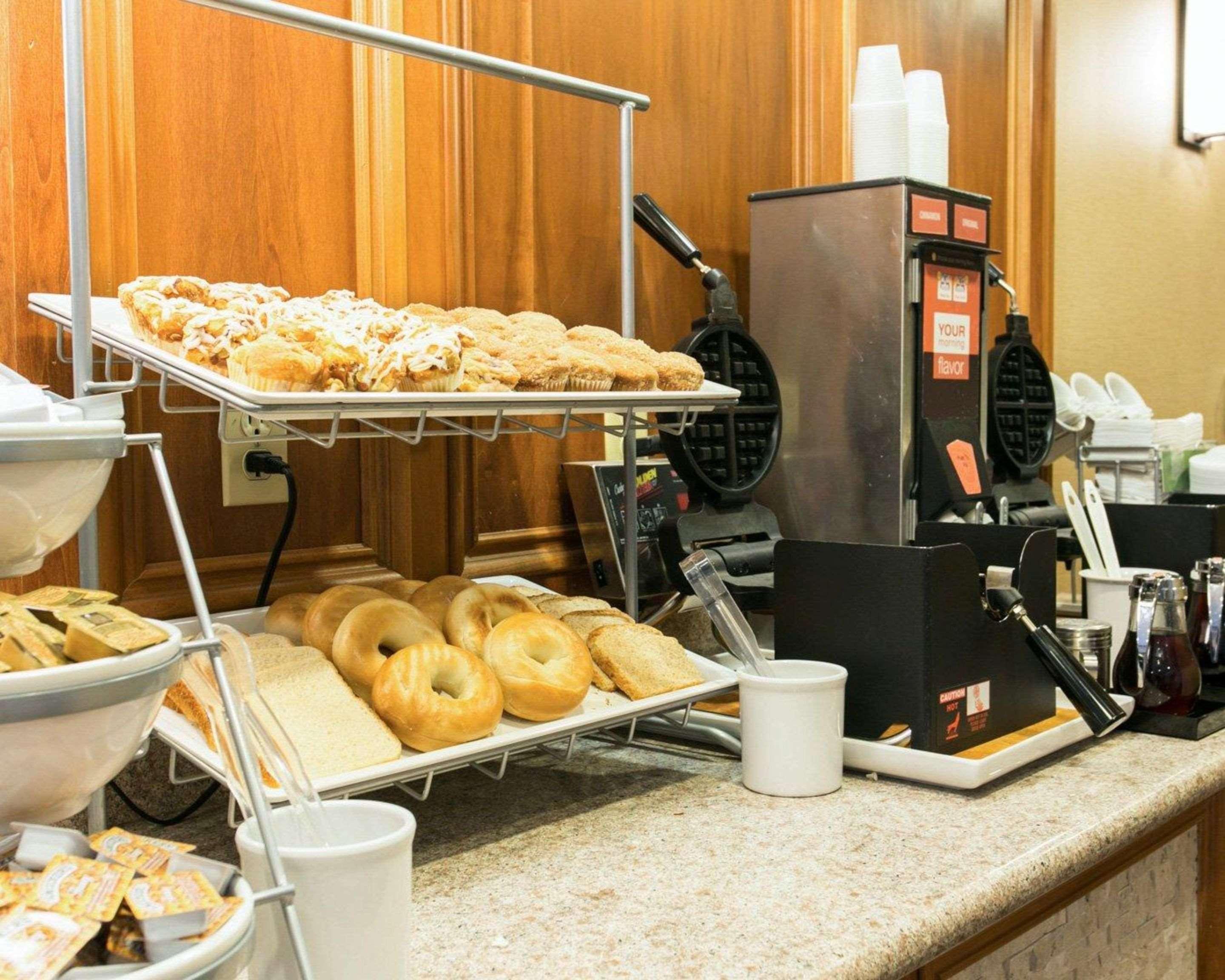 Comfort Suites Benton Harbor - St Joseph Екстер'єр фото