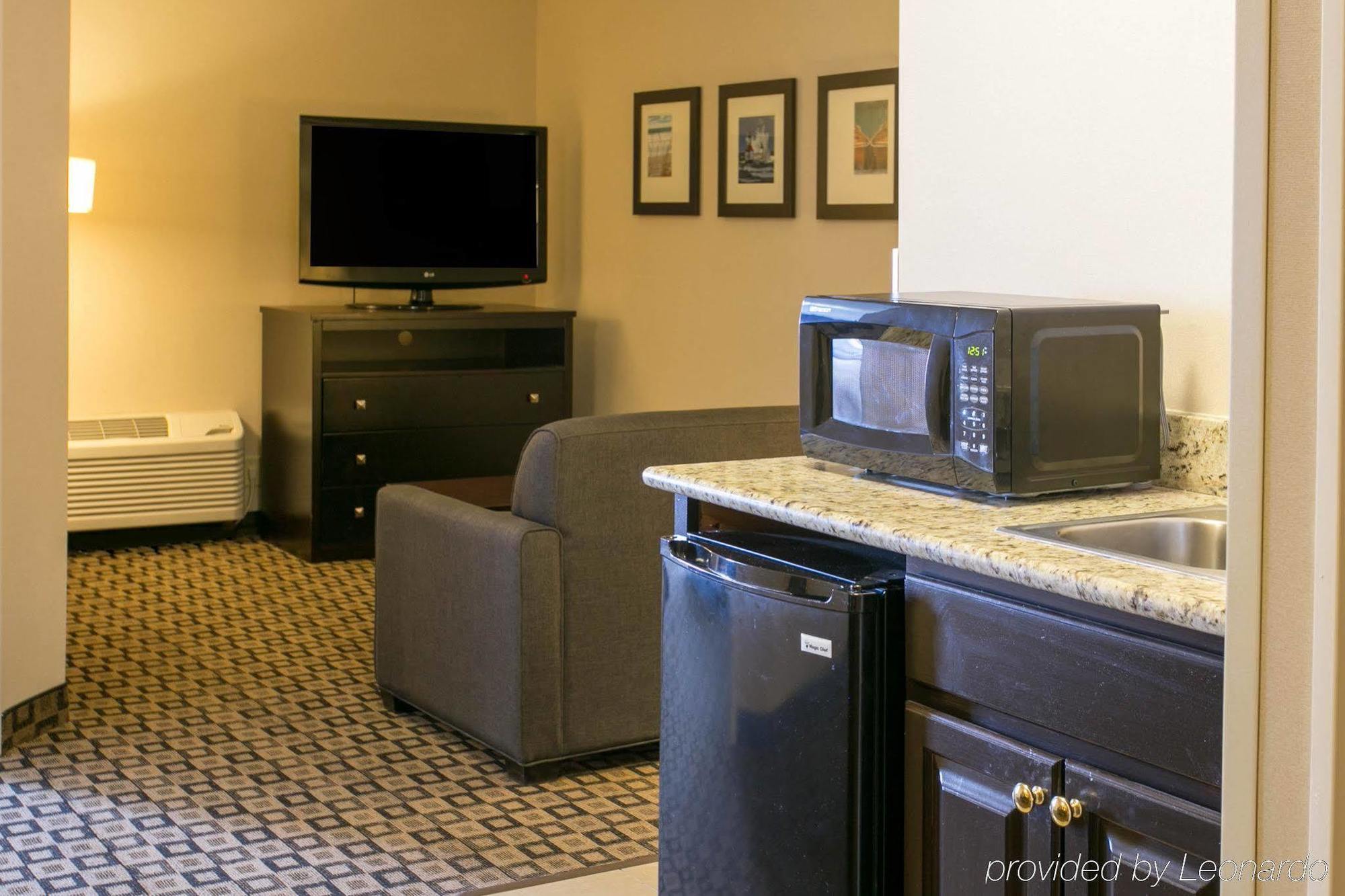 Comfort Suites Benton Harbor - St Joseph Екстер'єр фото